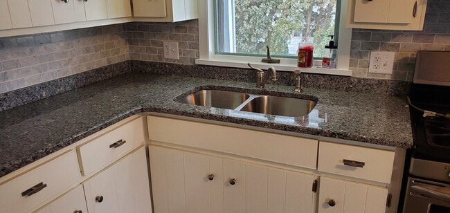 Primary Photo - 27 E Coal St