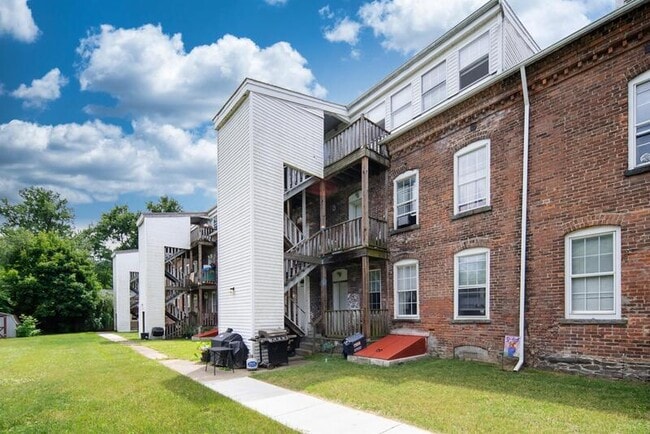 Building Photo - 50-62 East Street - 3A