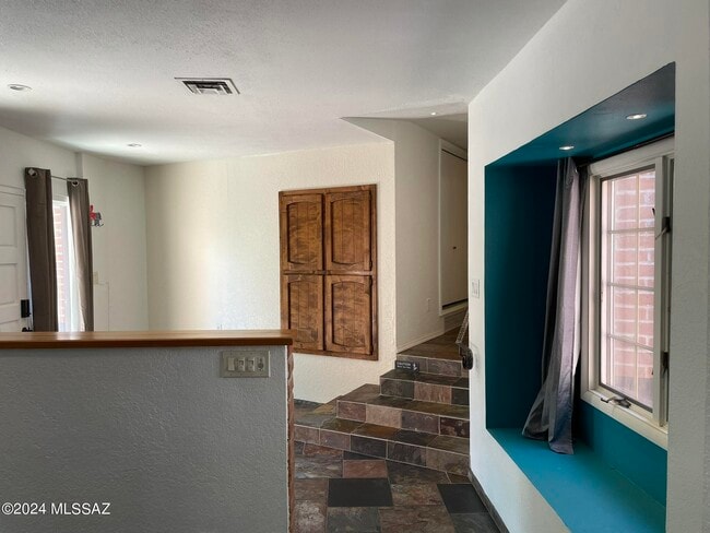 Building Photo - 5830 E Cll Del Ciervo