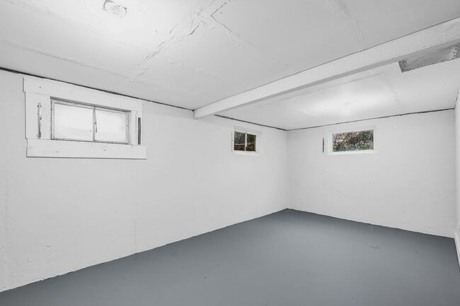 Building Photo - Now Available – Section 8 Welcome