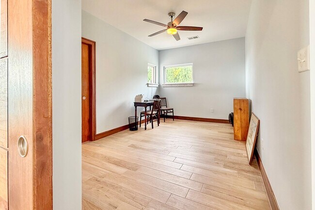 Building Photo - 4037 Bluff Ln