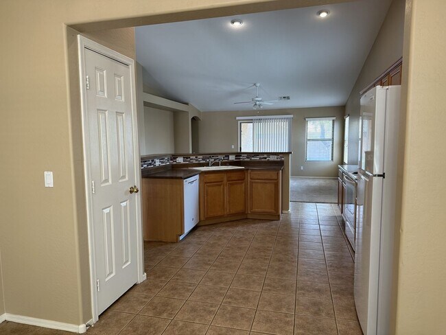 Building Photo - The Villages of Queen Creek rental home!