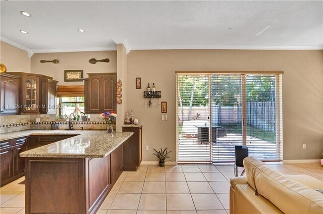 Building Photo - 14361 N Royal Cove Cir