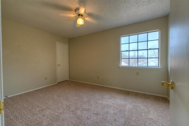 Building Photo - 11701 Ruffed Grouse Dr