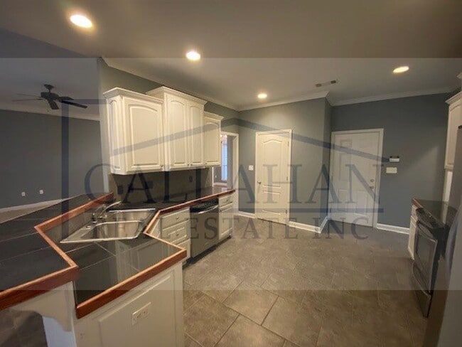 Building Photo - Sherwood 4 Bedroom in Stonehill