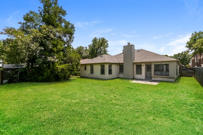 Building Photo - 3015 Quail Run Dr