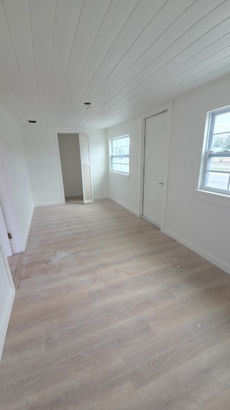 Building Photo - 1102 E Canal St