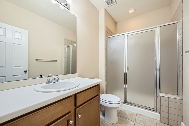 Building Photo - 4 Bed/4Bath Ranch-style home in the sought-after Meadow Mountain Villas community of southwest Lo...