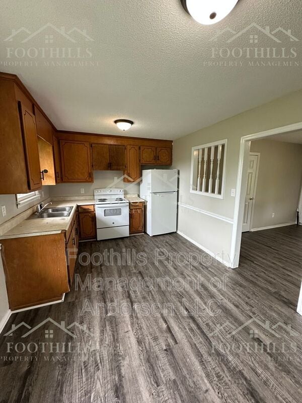 Building Photo - 122 Smith Dr