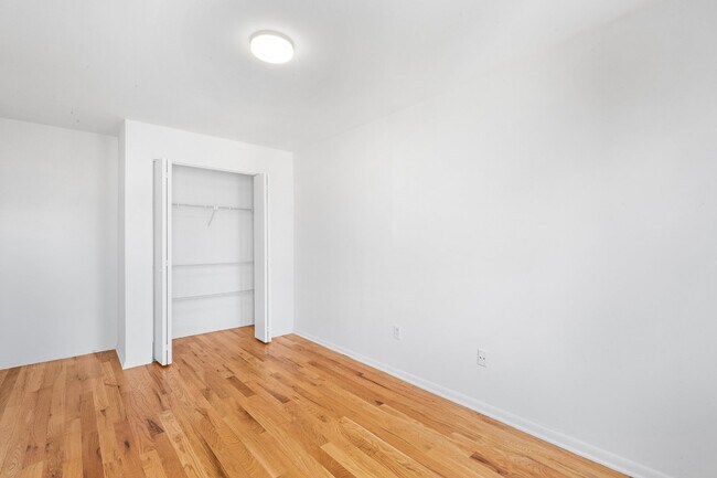 Building Photo - 92 E Blackwell St