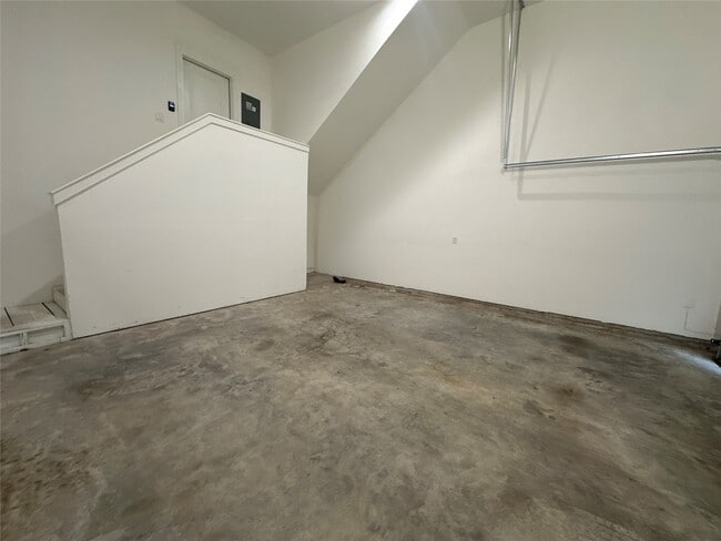 Building Photo - 2828 Versailles Oak Ln