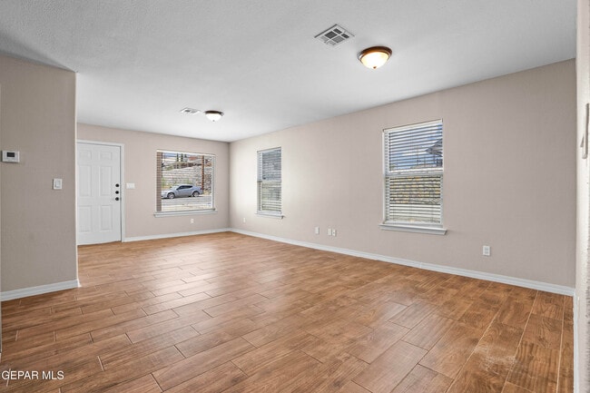 Building Photo - 8804 Eclipse St