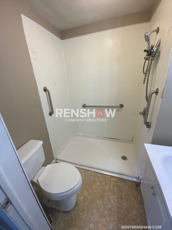 Building Photo - 212 Parks Dr