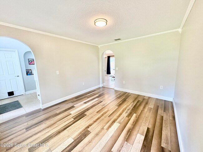 Building Photo - 2015 Canopy Dr