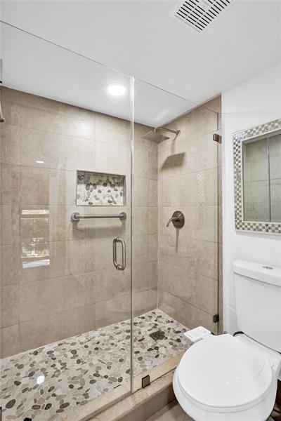Building Photo - 20400 W Country Club Dr
