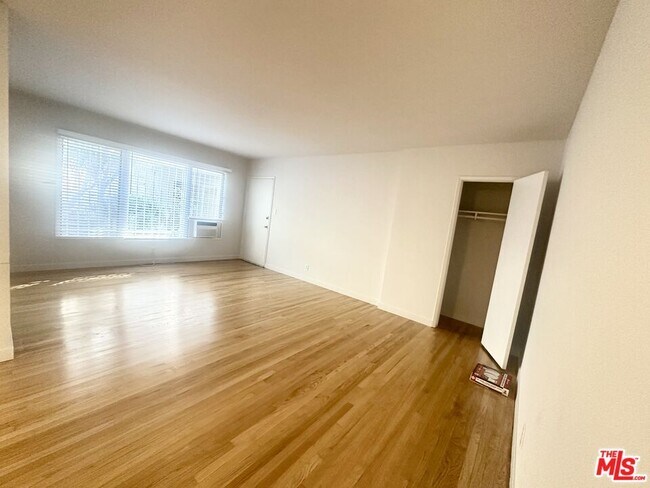 Building Photo - 8360 Blackburn Ave