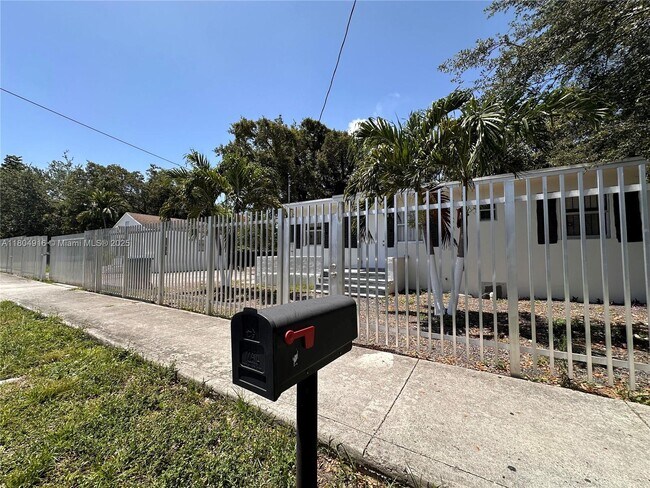 Building Photo - 2335 NW 43rd St