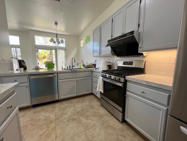 Building Photo - Bright 3-Bedroom Home in Gated Mira Mesa C...