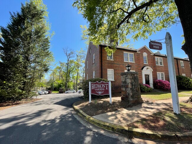 Middle parking lot Entrance/Exit (2861 Thornhill Road) - 2850 Fairway Dr