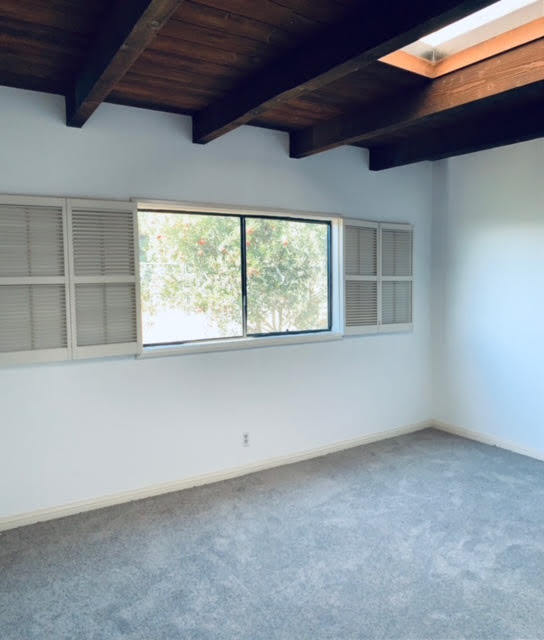 Building Photo - 711 W 35th St