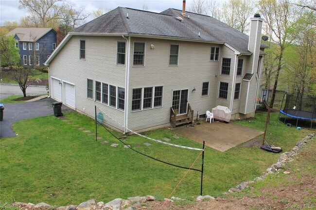 Building Photo - 23 Cedar Dr