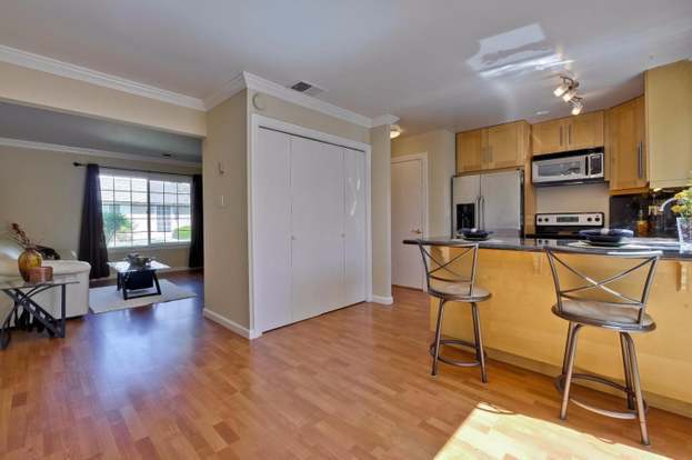 Building Photo - 211 Pecan Grove Ct