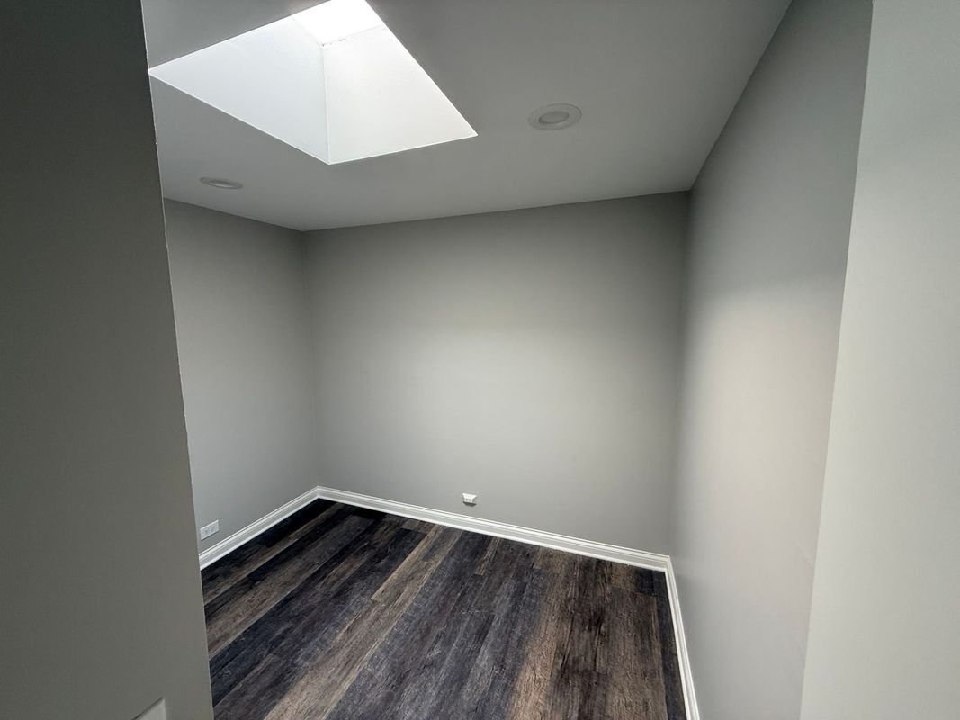 Building Photo - 744 W Gordon Terrace