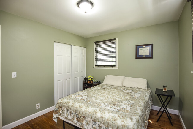 Photo 9. Second Bedroom upper level with closet - 1623 Lethia Dr