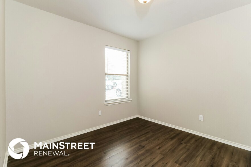 Building Photo - 13521 Coomes Dr