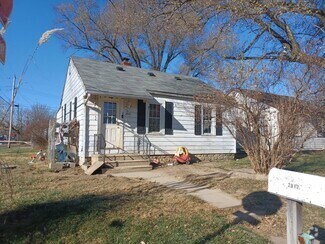 Building Photo - Home in Muncie!
