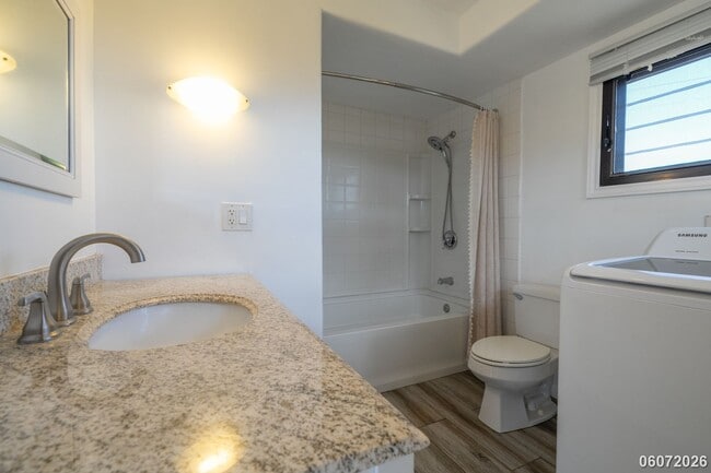 Building Photo - $3650.00 | 2bd/2.5ba Single Family Home in Halawa Heights