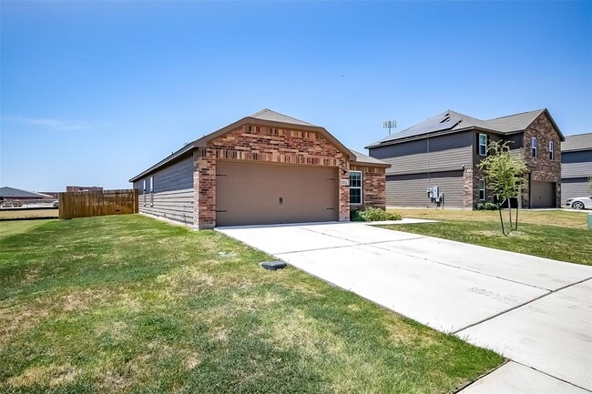 Building Photo - 18713 Quiet Range Dr