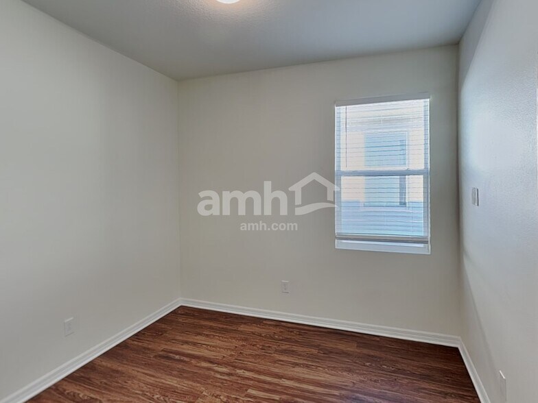 Building Photo - 1838 Castleton Dr