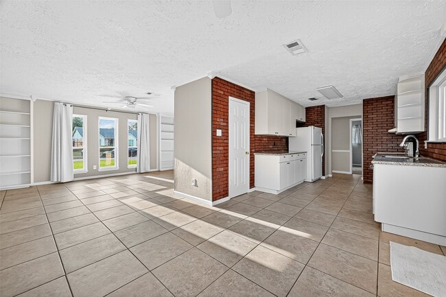 Building Photo - 7354 Stone Pine Ln