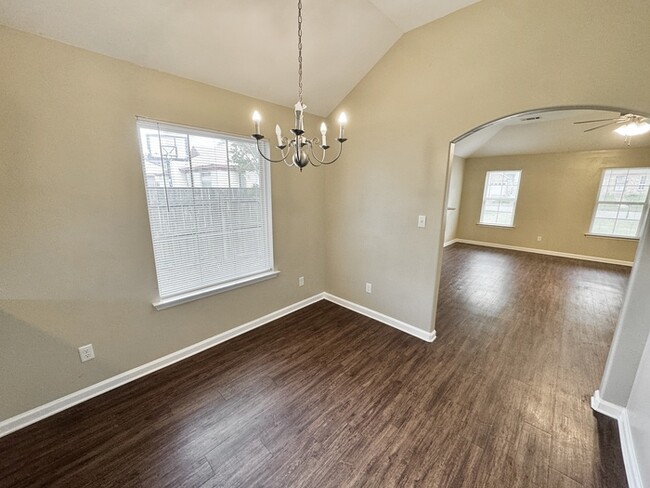 Building Photo - 5626 Tulip Tree Dr