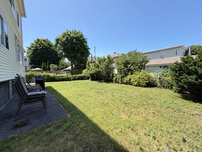 Building Photo - 38 Chipman St