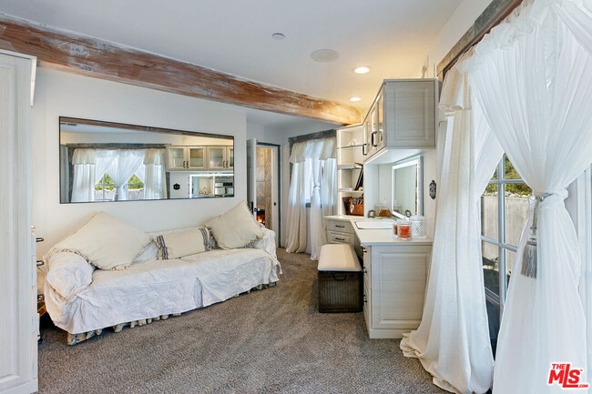 Building Photo - 2851 Seabreeze Dr