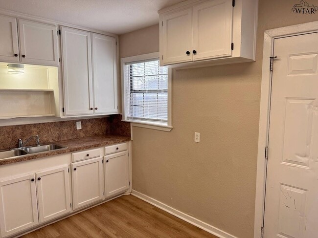 Building Photo - 2939 Parish St