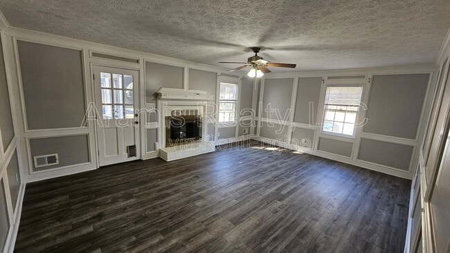 Building Photo - 4858 Glenwhite Dr