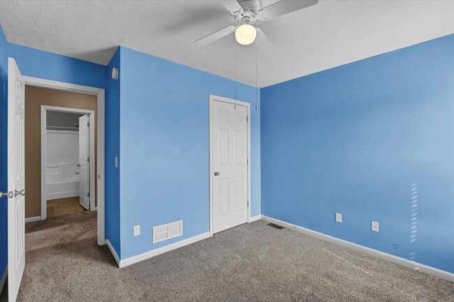 Building Photo - 204 Greenleaf Dr