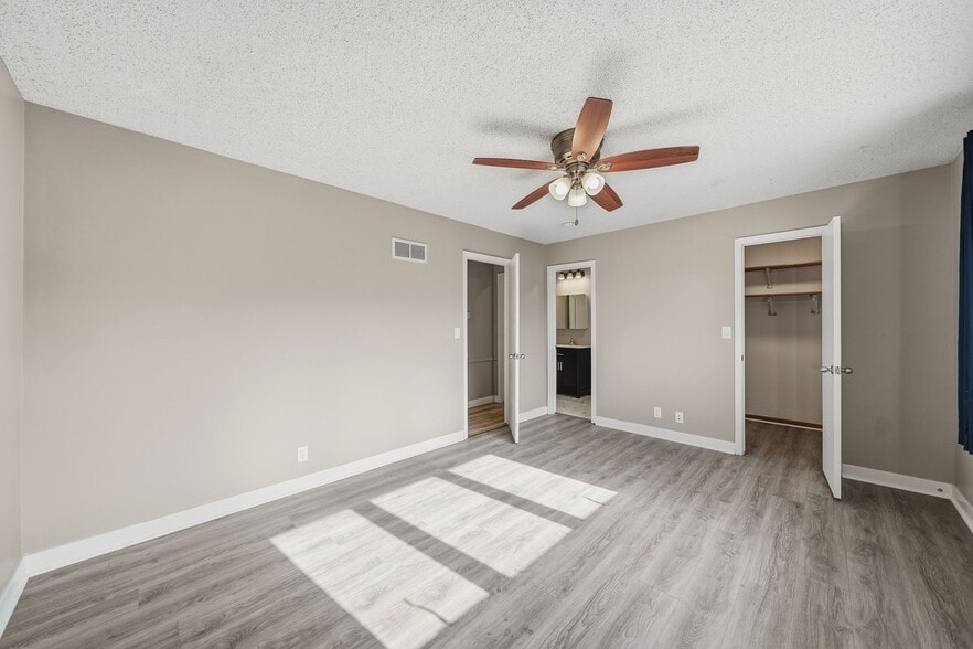 Building Photo - 2830 S 13th St