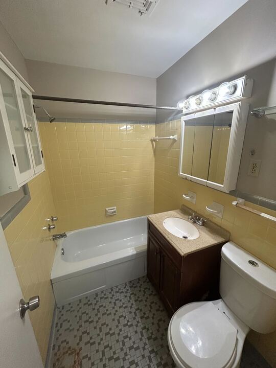 Building Photo - 1207 Devonshire Dr