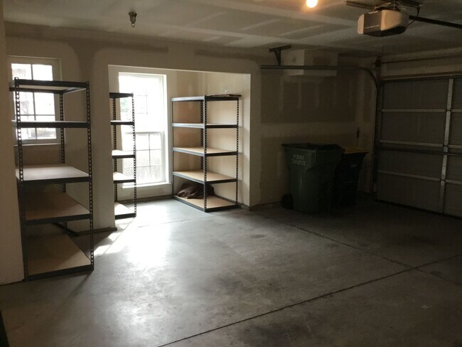 Building Photo - 3030 Meridian Cmns