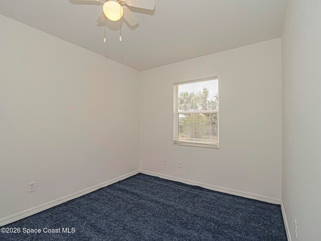 Building Photo - 483 Melrose Ln