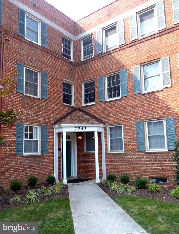 Building Photo - 2242 Washington Ave