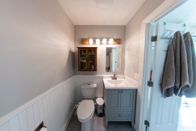 Building Photo - Barnards Landing Road | 3 bedrooms, 2 baths