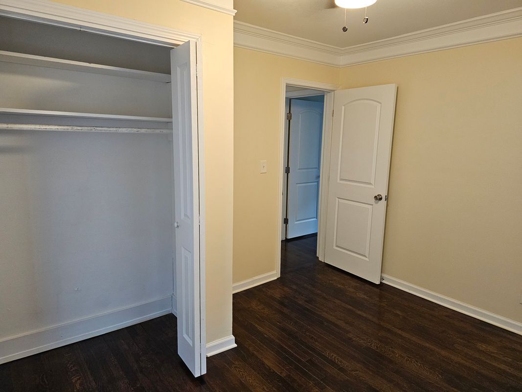 Building Photo - 276 Frasier St SE