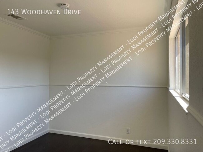 Building Photo - 143 Woodhaven Dr