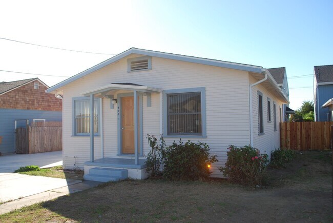 Building Photo - 793
