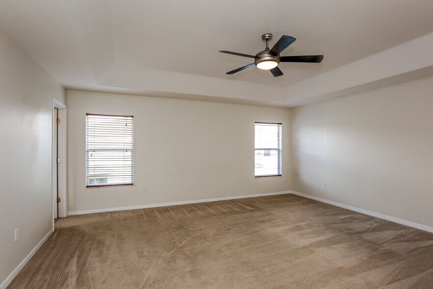 Building Photo - 9322 Zincoe Ln